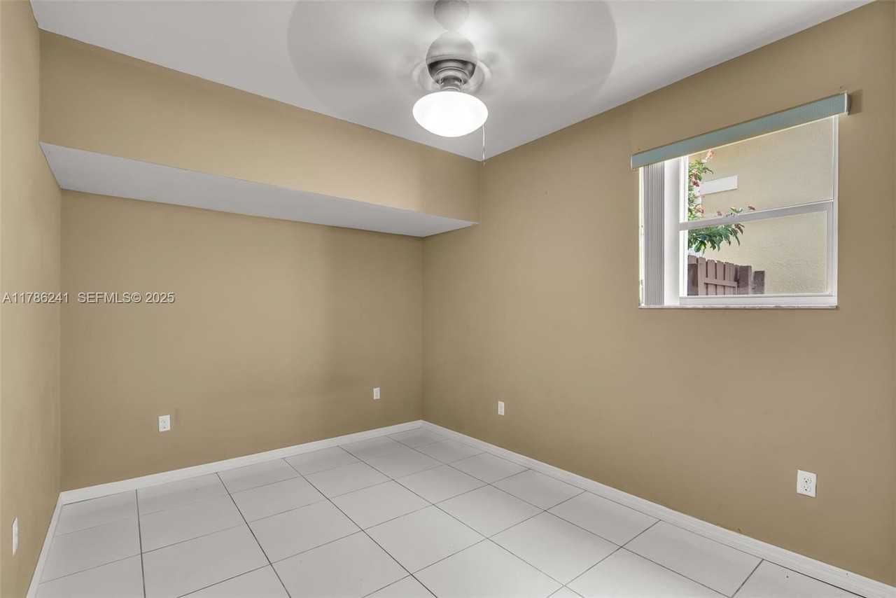 5160 Northwest 112th Court - Photo 6 of 34