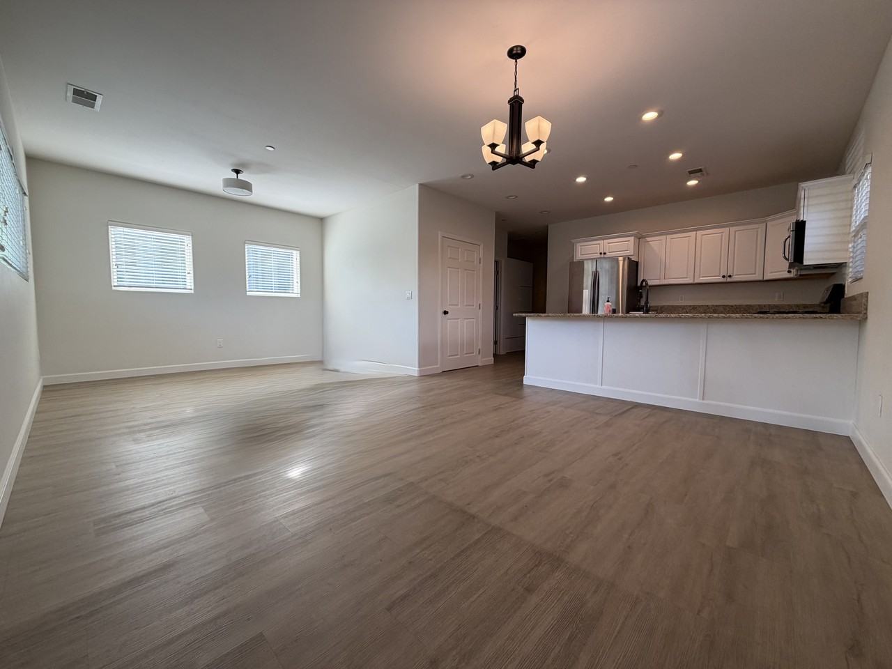 2732 Island Ave #A - Photo 3 of 13