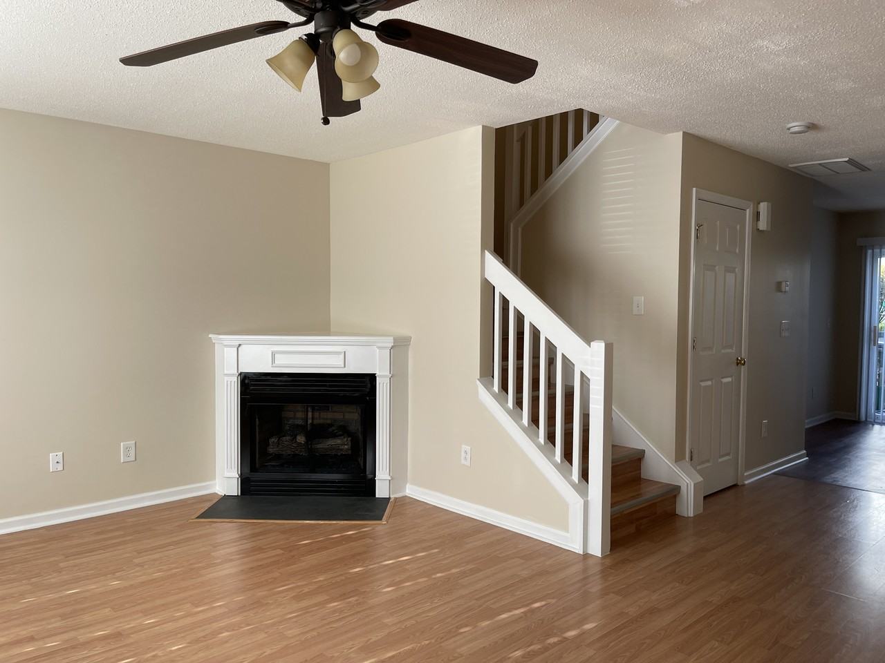 3098 Windsor Trace Dr #3098 - Photo 3 of 31