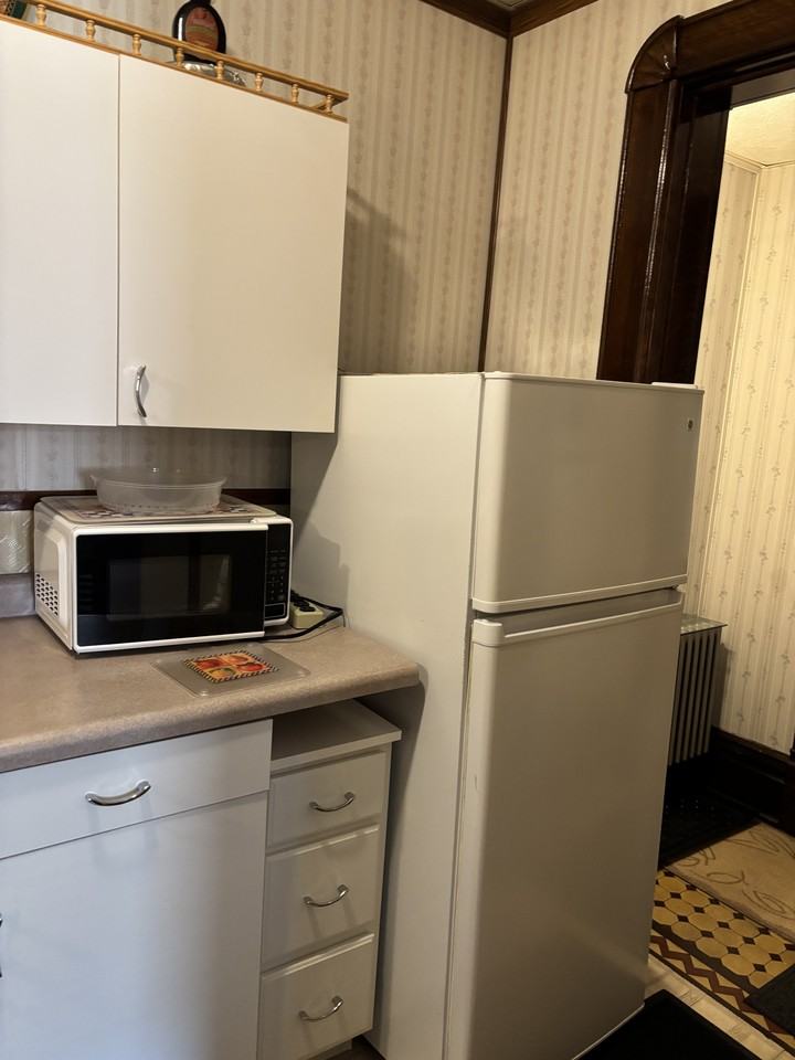 501 S Bloomington St #4 - Photo 2 of 9