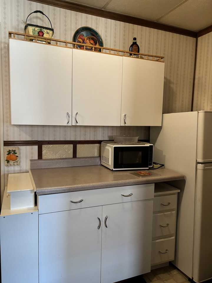 501 S Bloomington St #4 - Photo 4 of 9