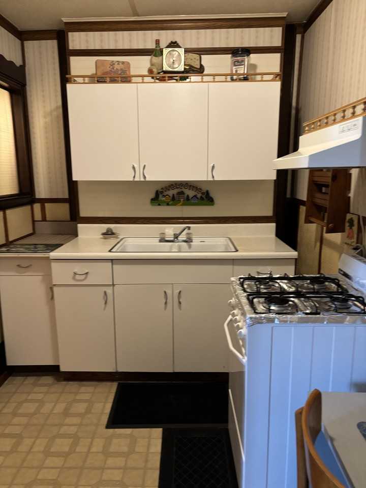 501 S Bloomington St #4 - Photo 6 of 9