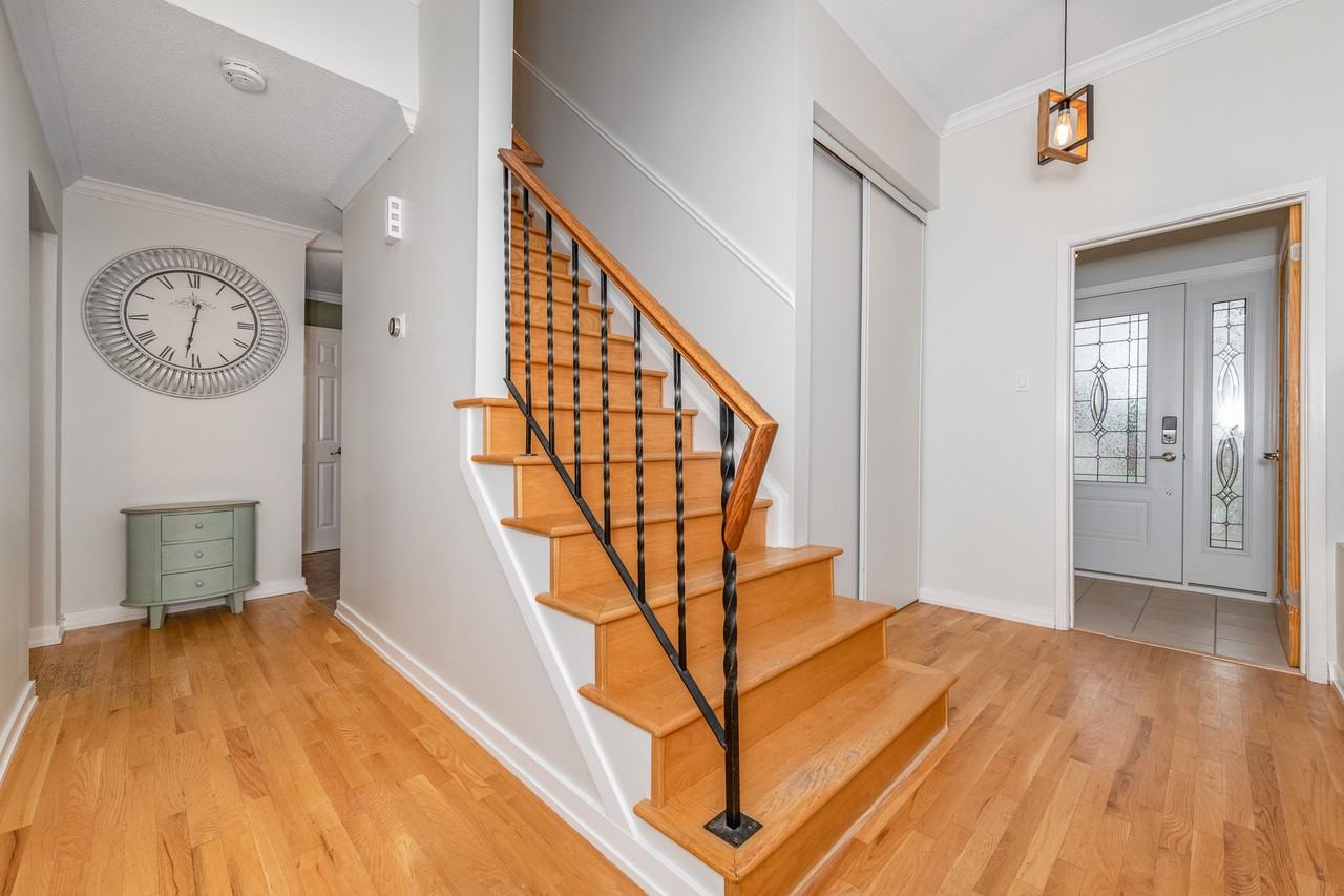 1160 Beaujolais Crescent - Photo 6 of 41