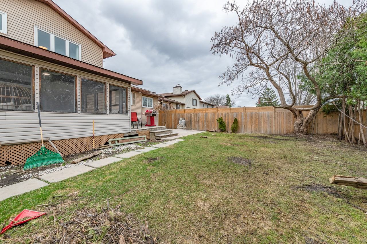 1160 Beaujolais Crescent - Photo 5 of 41