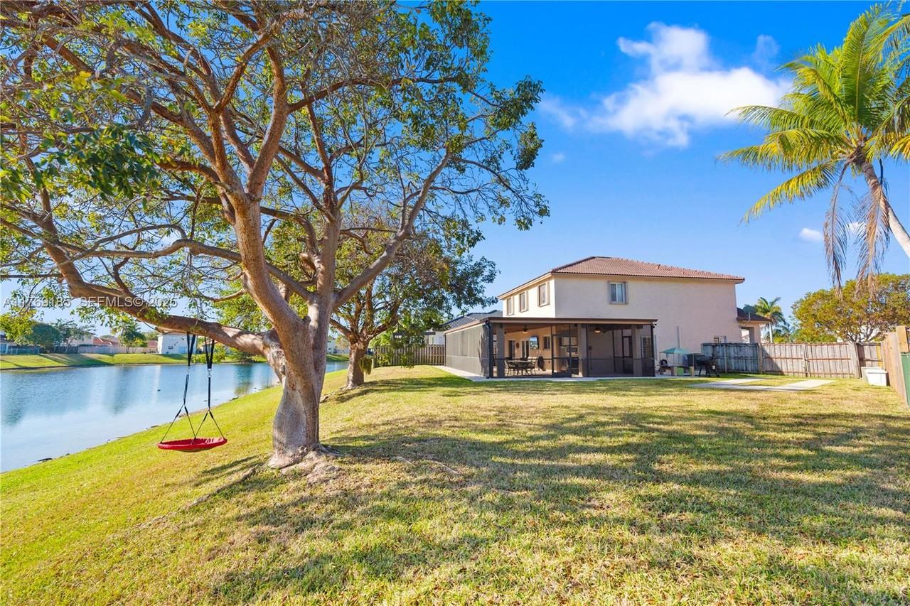 21323 Southwest 88th Court - Photo 5 of 86