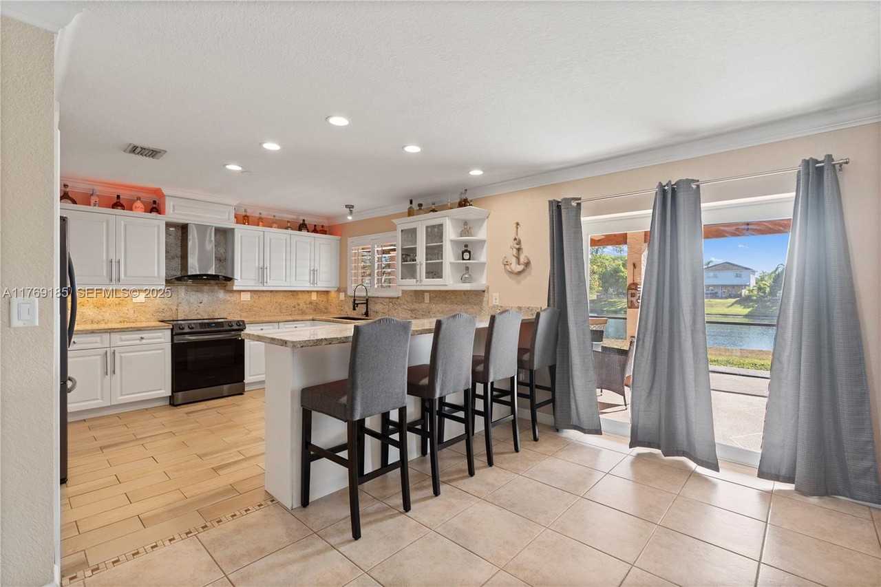 21323 Southwest 88th Court - Photo 7 of 86