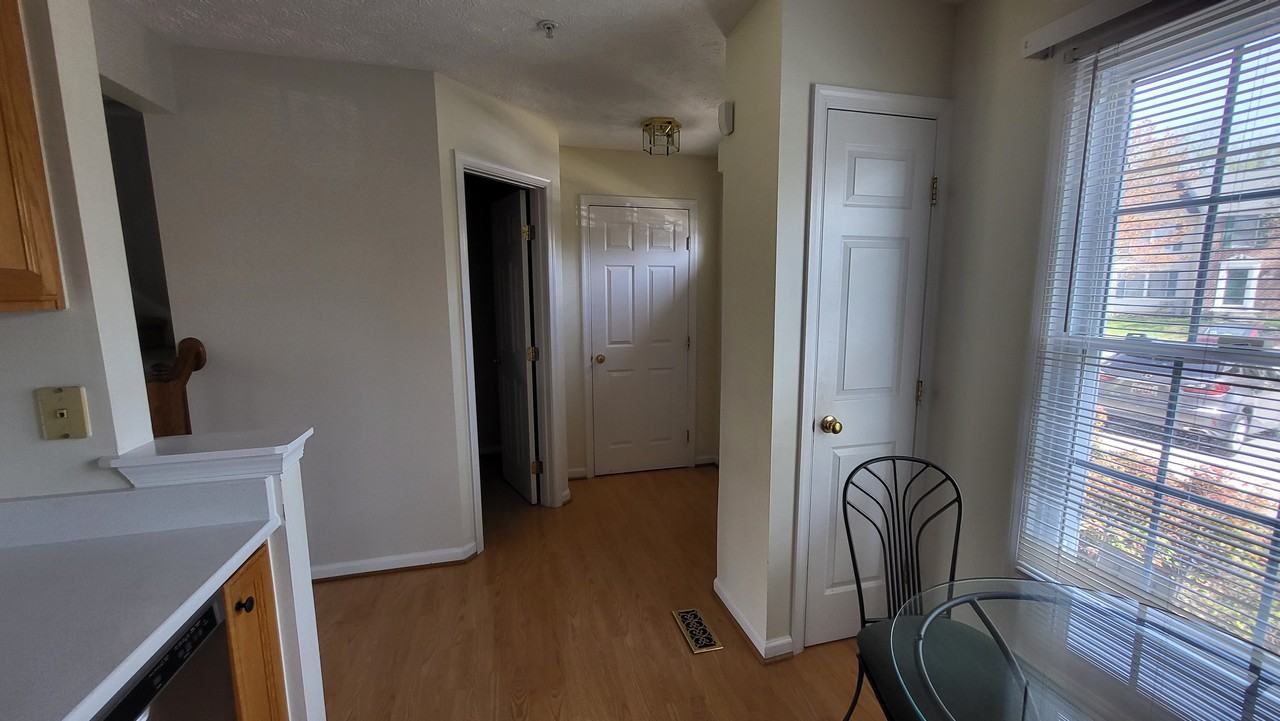 7912 Brightwind Court - Photo 4 of 27