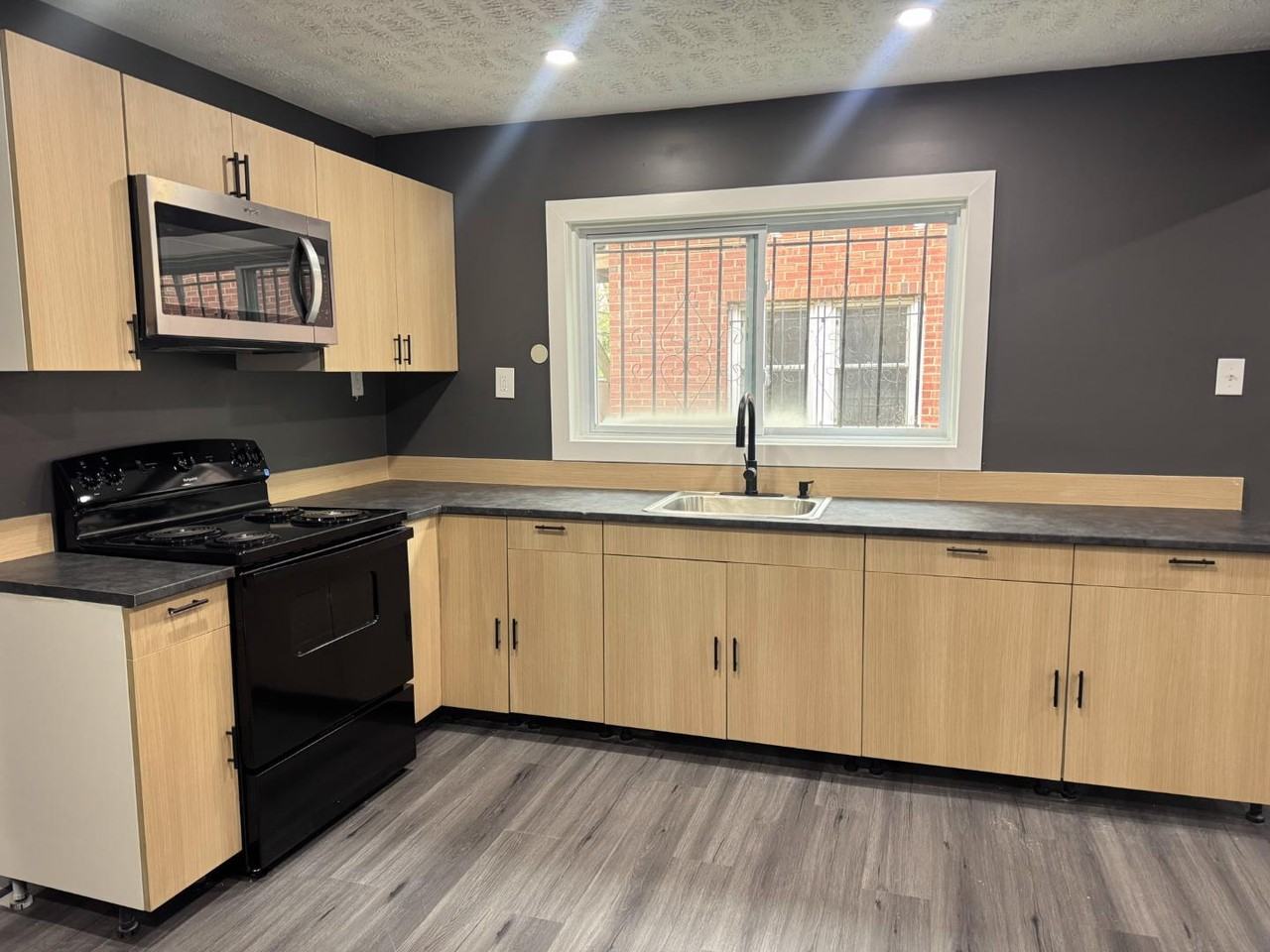 2109 Winfield Ave - Photo 3 of 20