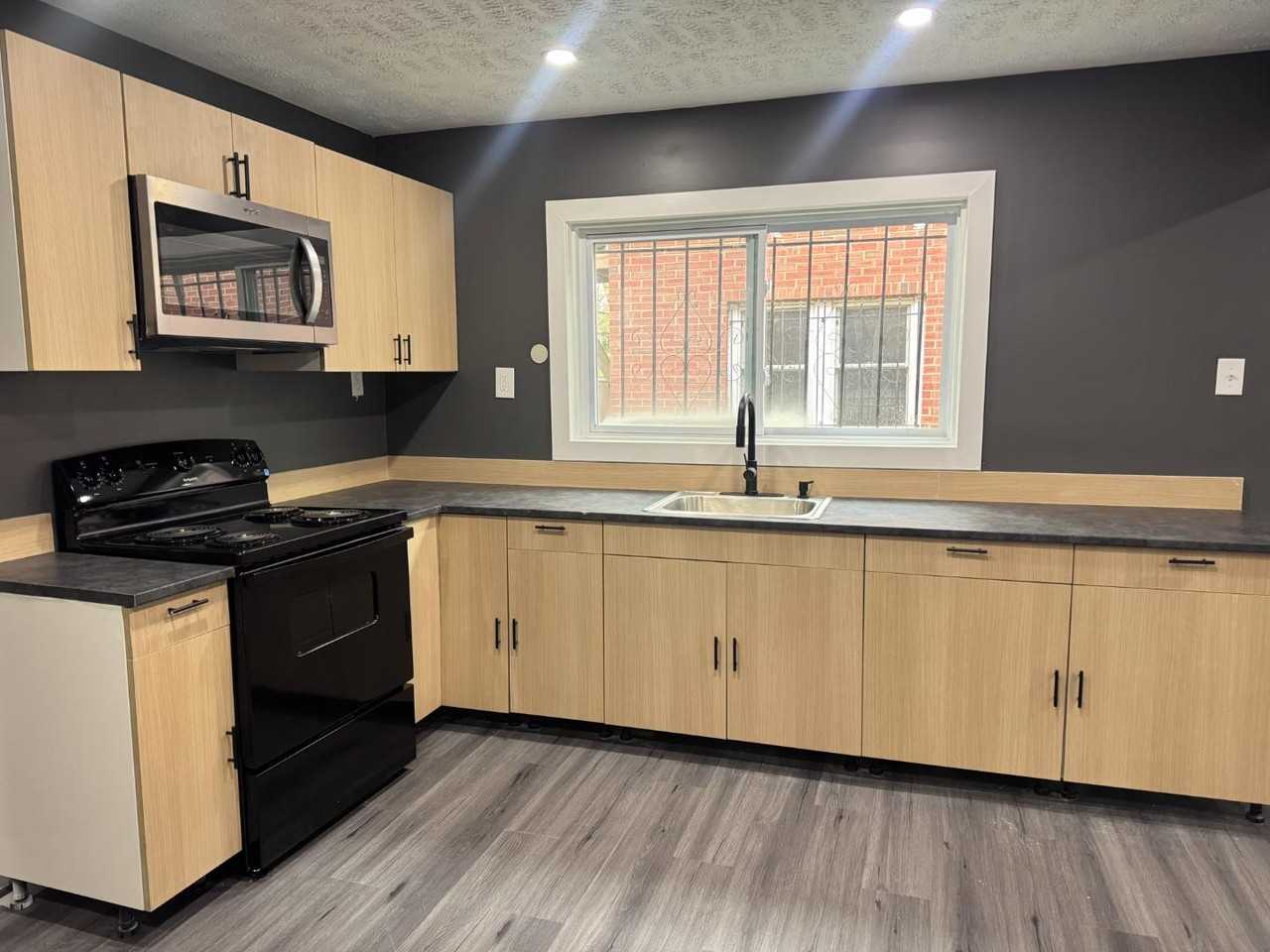 2109 Winfield Ave - Photo 4 of 20