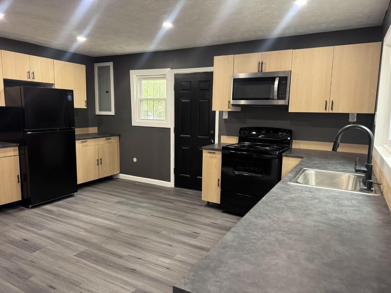 2109 Winfield Ave - Photo 6 of 20