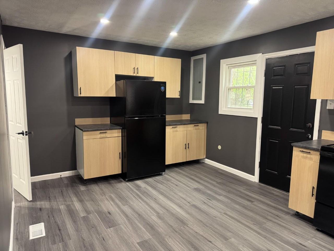 2109 Winfield Ave - Photo 7 of 20