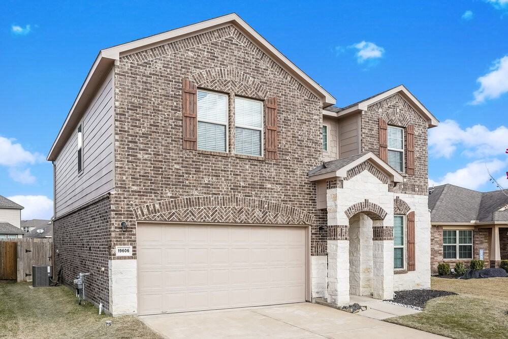 19606 Trent Creek Dr - Photo 4 of 17