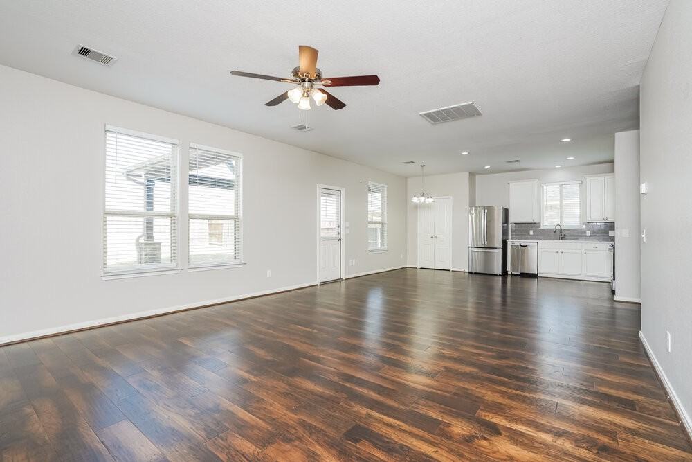 19606 Trent Creek Dr - Photo 5 of 17