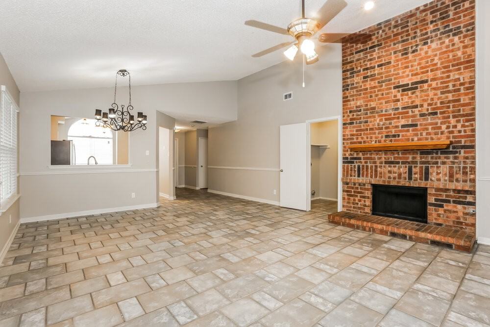 4326 Walsh Ln - Photo 4 of 16