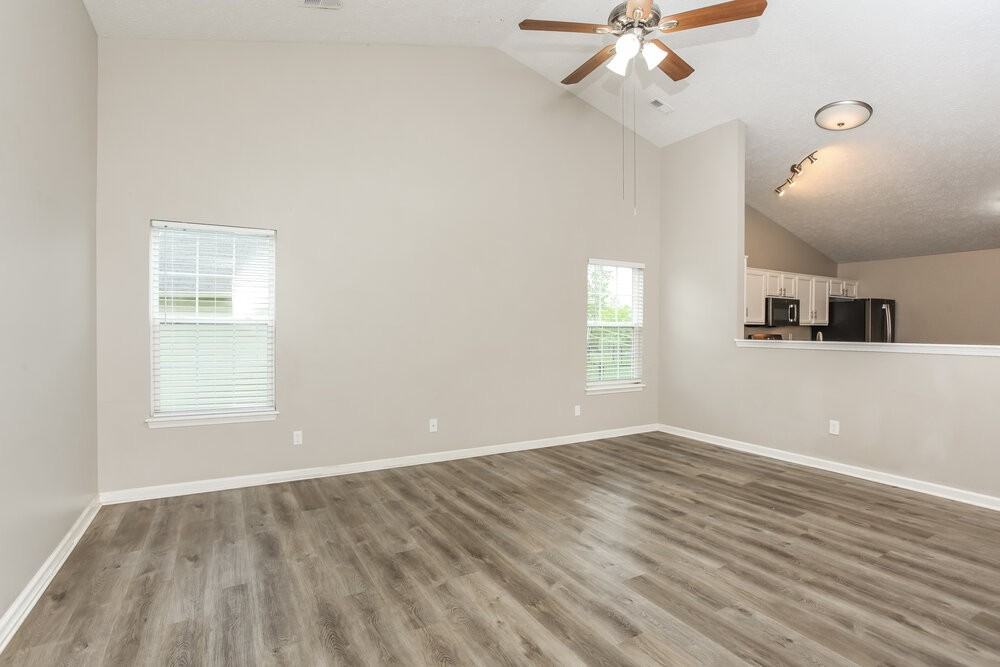 5765 Arlington Dr - Photo 4 of 16