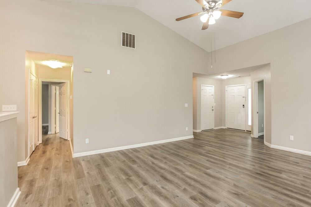 5765 Arlington Dr - Photo 5 of 16