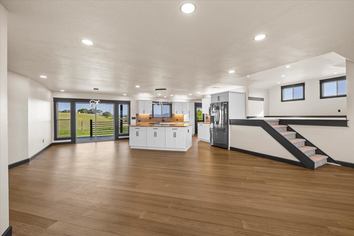 2477 Coker Butte Rd #1 - Photo 2 of 38