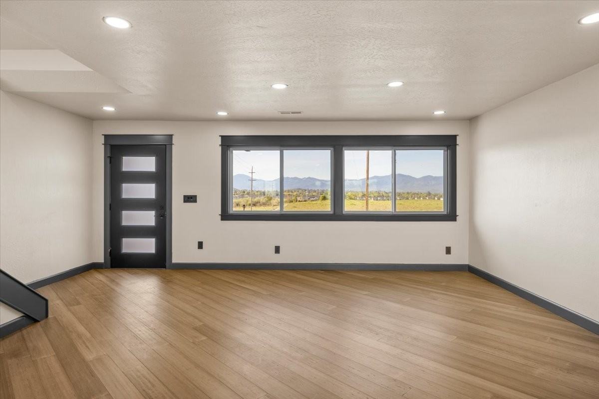 2477 Coker Butte Rd #1 - Photo 4 of 38