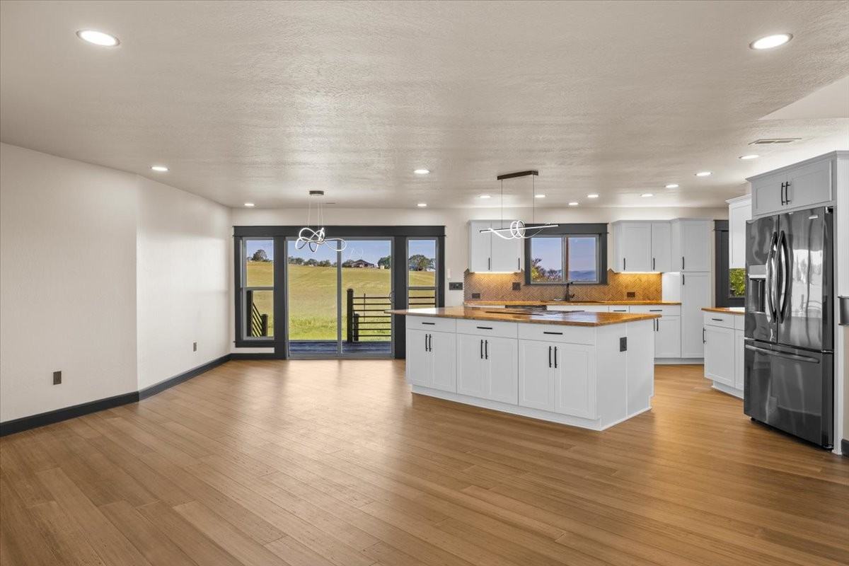 2477 Coker Butte Rd #1 - Photo 5 of 38