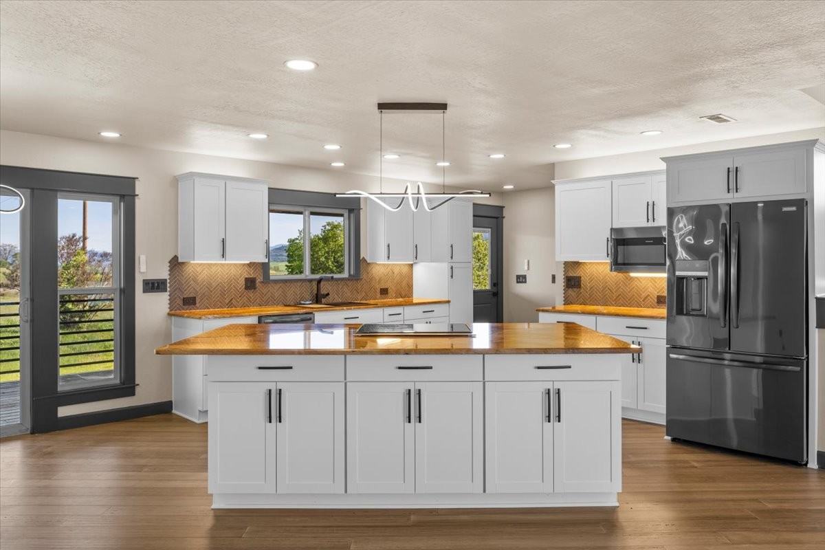 2477 Coker Butte Rd #1 - Photo 6 of 38