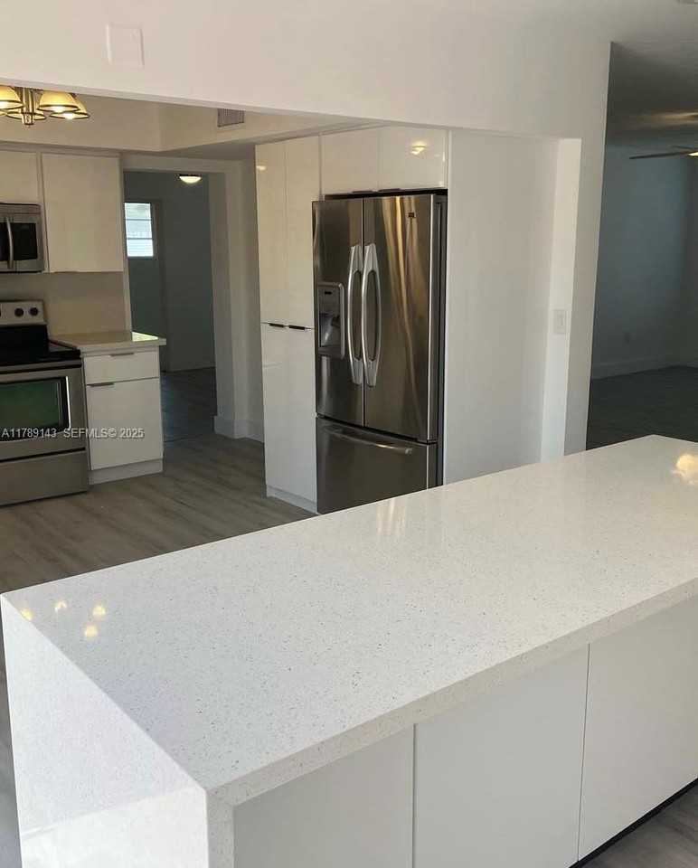 8980 Southwest 44th Street #0 - Photo 5 of 10