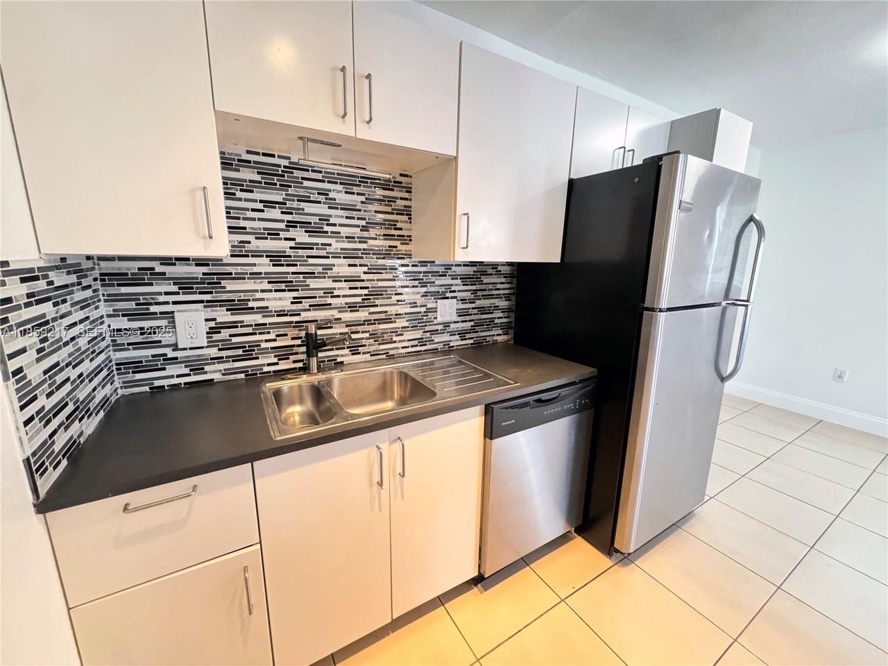 1400 North 70th Avenue #1 - Photo 2 of 31