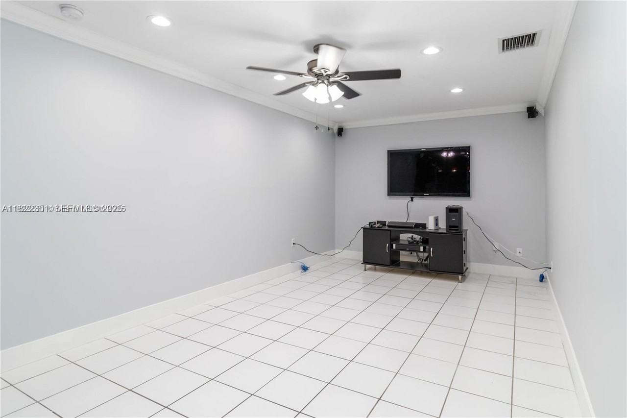 10260 Southwest 108th Place #n - Photo 2 of 44