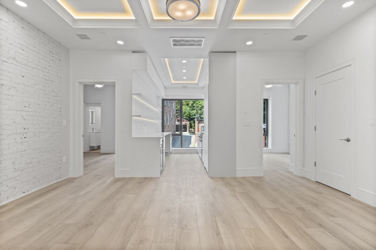 1578 Beacon Street1578 Beacon Street - 302 #302 - Photo 3 of 19