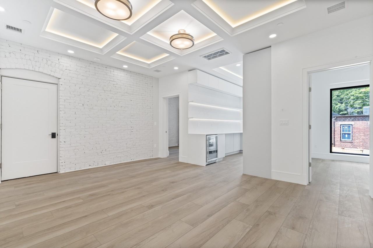 1578 Beacon Street1578 Beacon Street - 302 #302 - Photo 4 of 19
