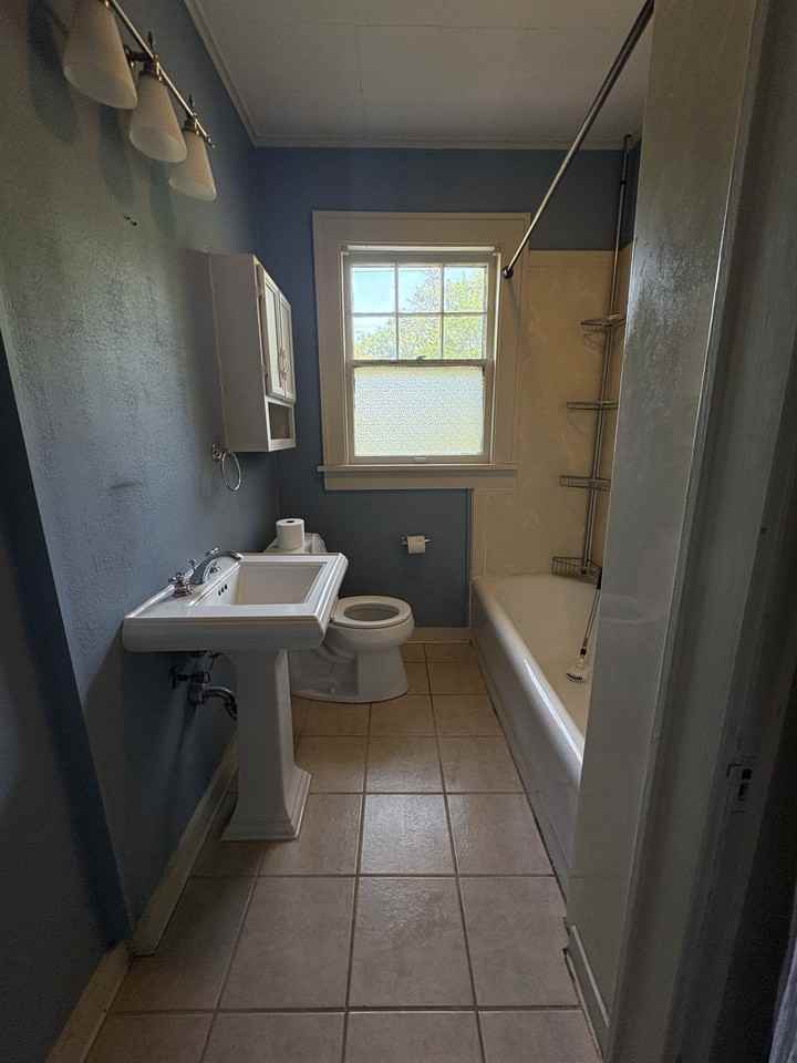 100 Linwood Ct #1 - Photo 5 of 14