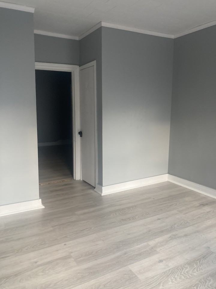 38 1/2 N Railroad St #38-1-2 - Photo 2 of 4