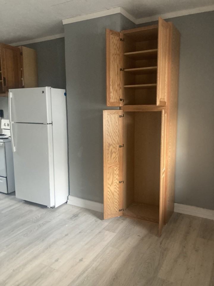 38 1/2 N Railroad St #38-1-2 - Photo 3 of 4