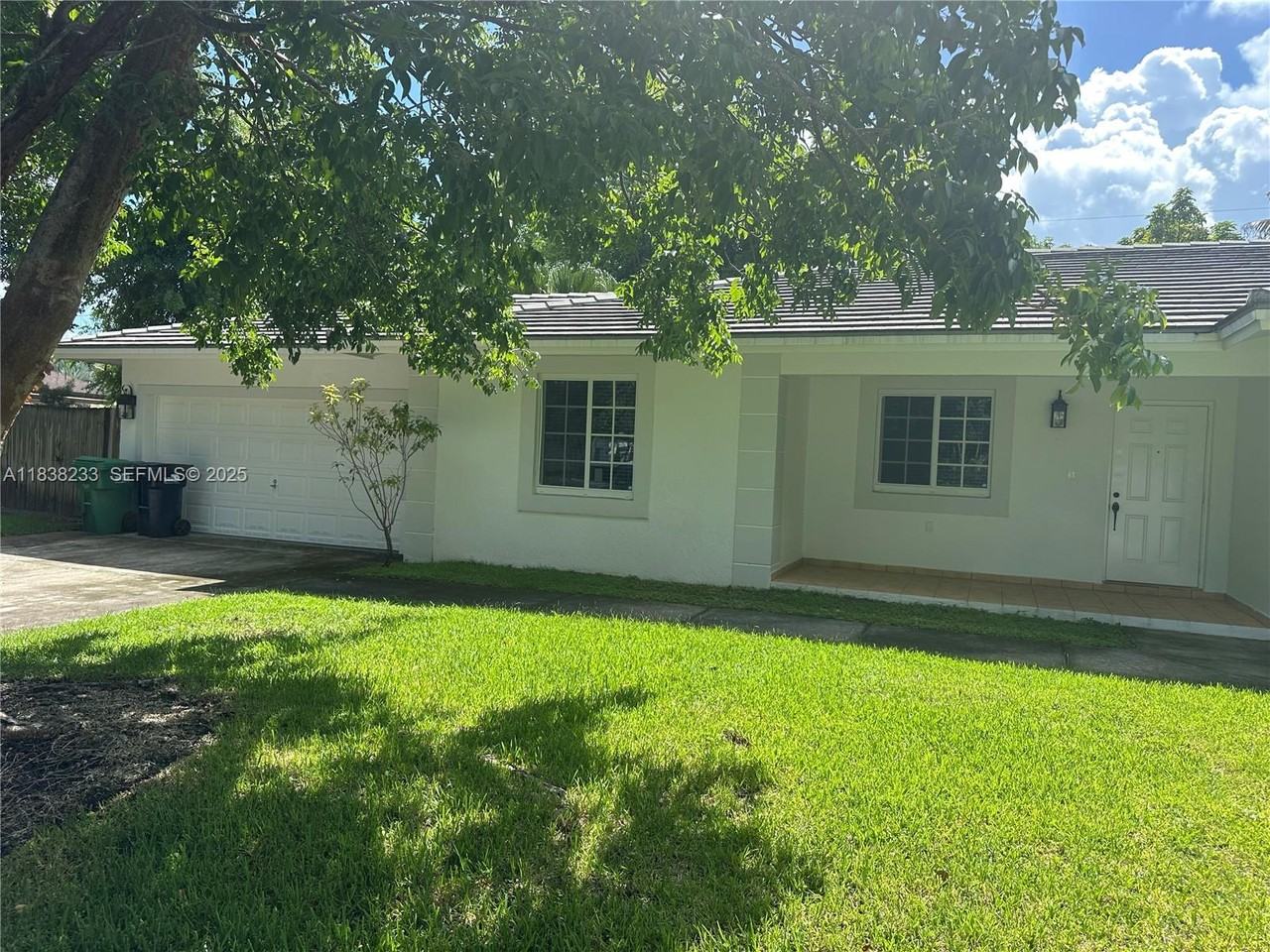 16601 Southwest 92nd Avenue - Photo 4 of 34