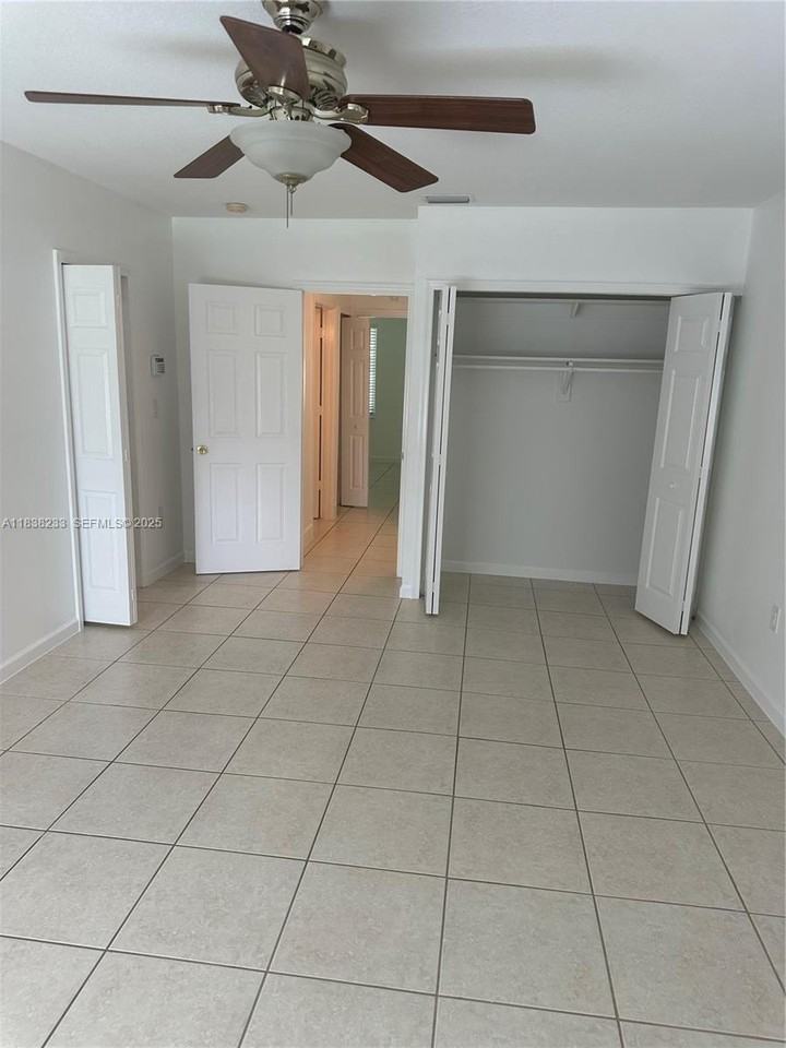 16601 Southwest 92nd Avenue - Photo 7 of 34