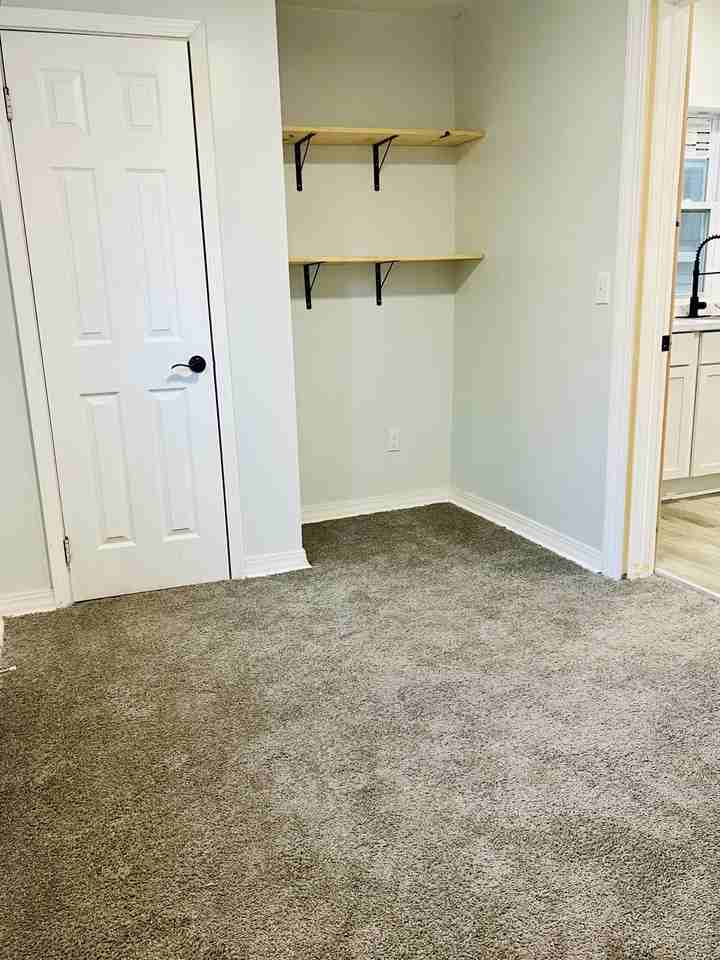 915 W Lapeer St #3 - Photo 4 of 11