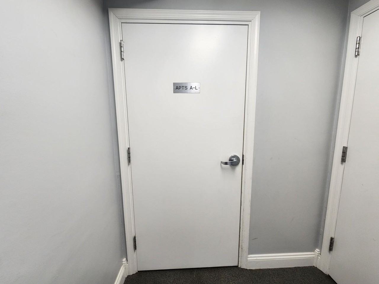 79 W Market St #G - Photo 4 of 9