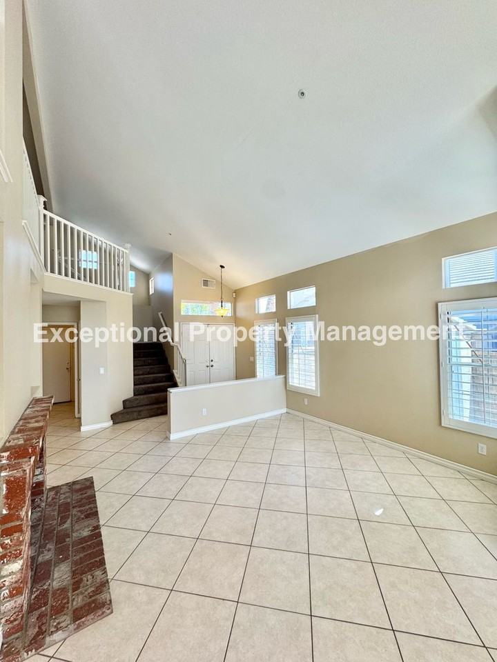 11567 Amelia Dr - Photo 3 of 23