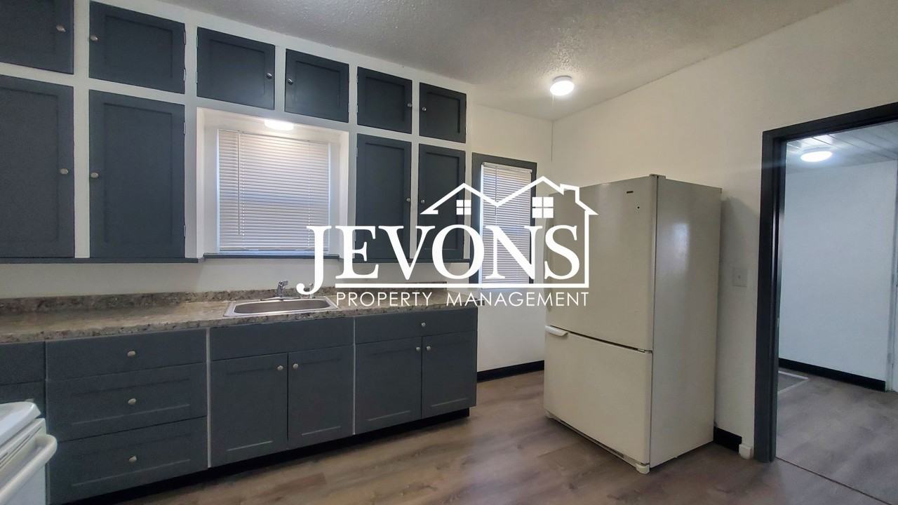 713 N 6th St - Photo 4 of 23