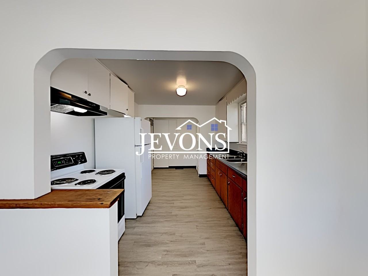 1102 S Fair Ave - Photo 6 of 50