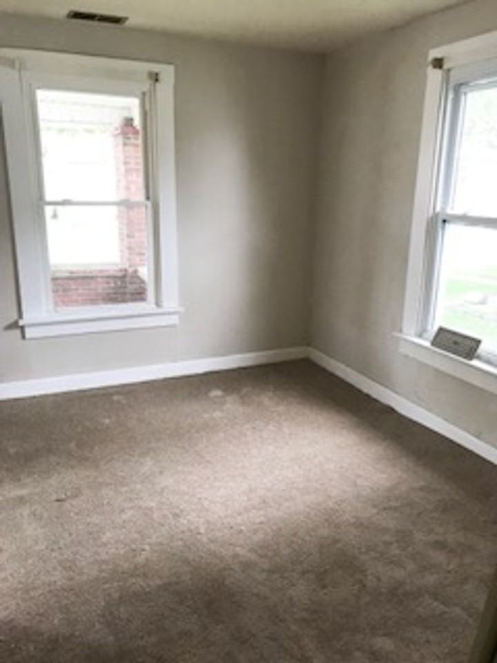 1314 N Cherry St - Photo 2 of 4