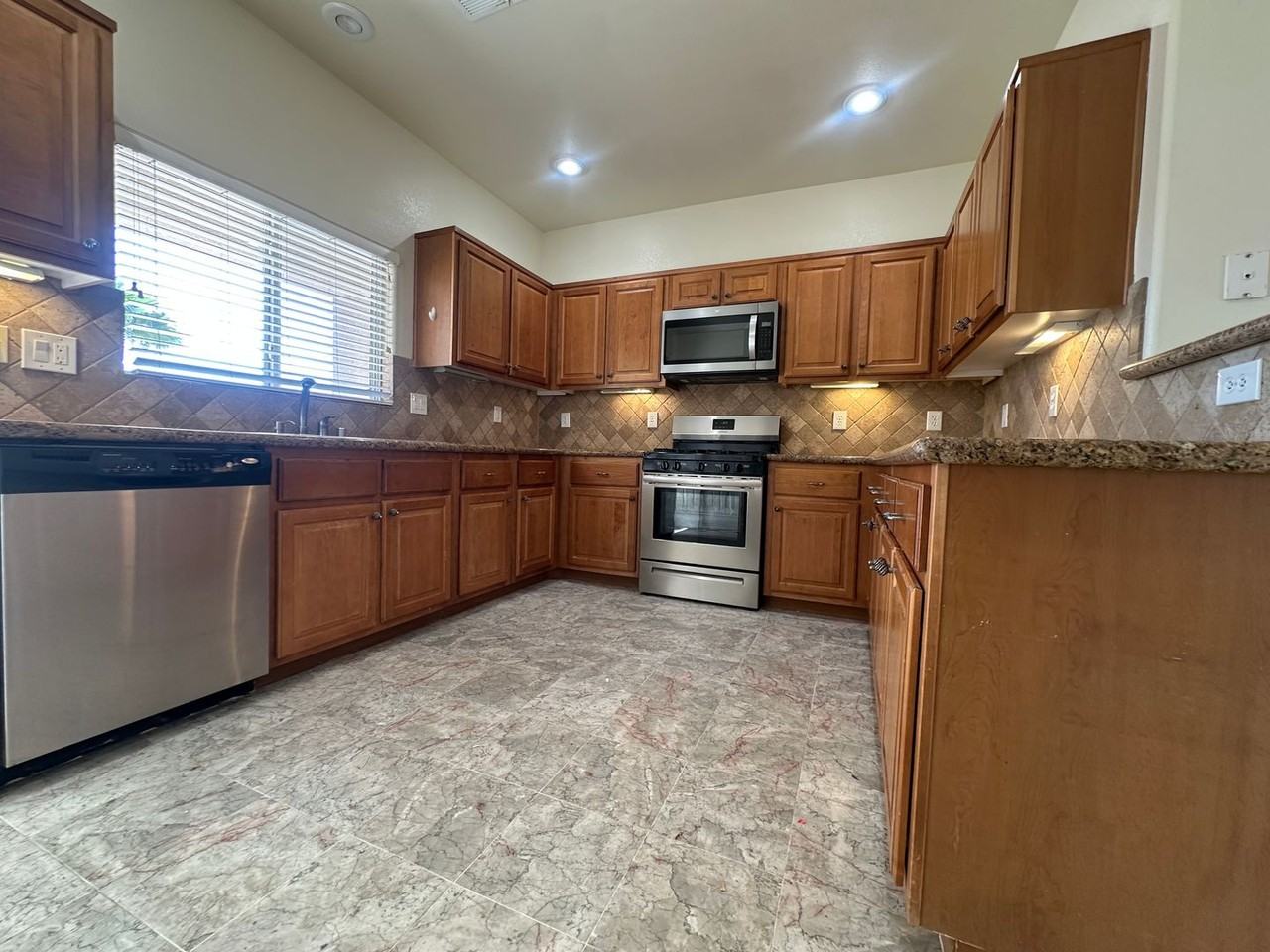 8544 Treasure Trove St - Photo 3 of 23