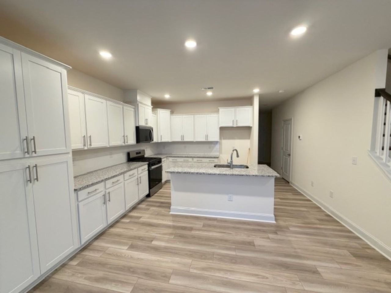 1255 Hammond Dr - Photo 3 of 17