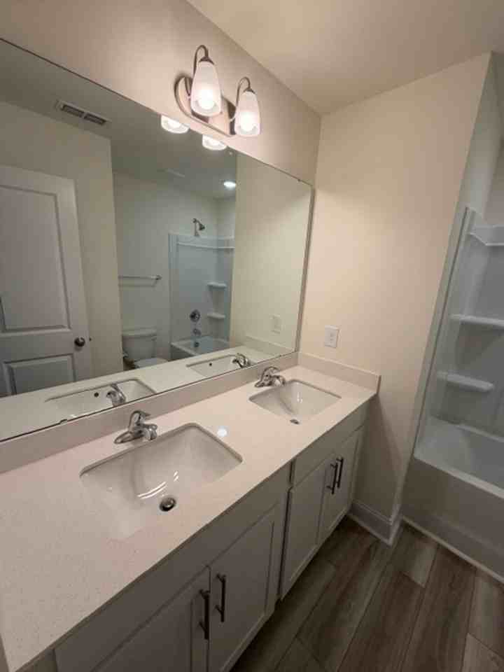 1255 Hammond Dr - Photo 5 of 17