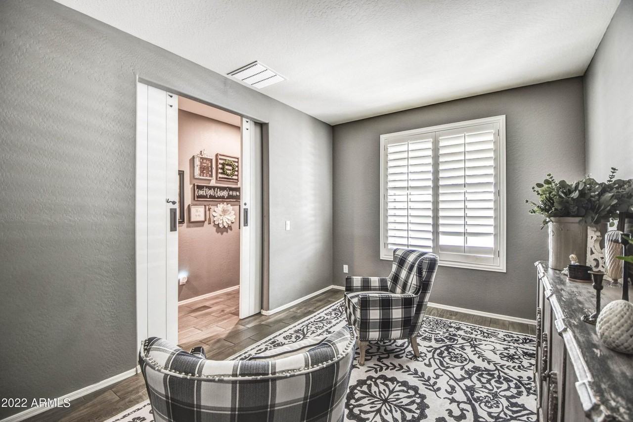 2382 W Chinook Dr - Photo 6 of 24