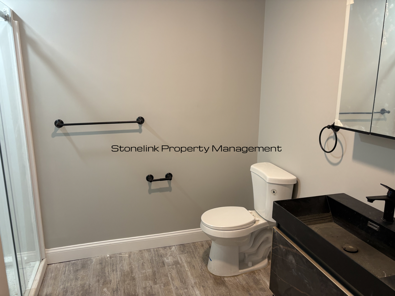 387 Broad Street - Photo 5 of 6