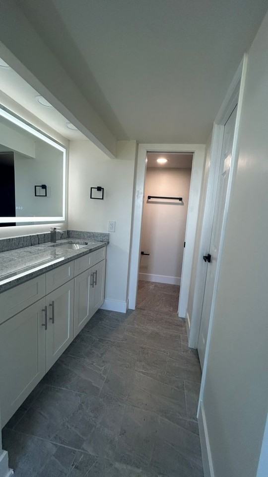 2618 Cove Cay Dr #103 - Photo 5 of 11