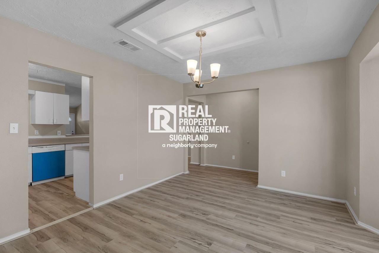 10515 Long River Dr - Photo 6 of 16