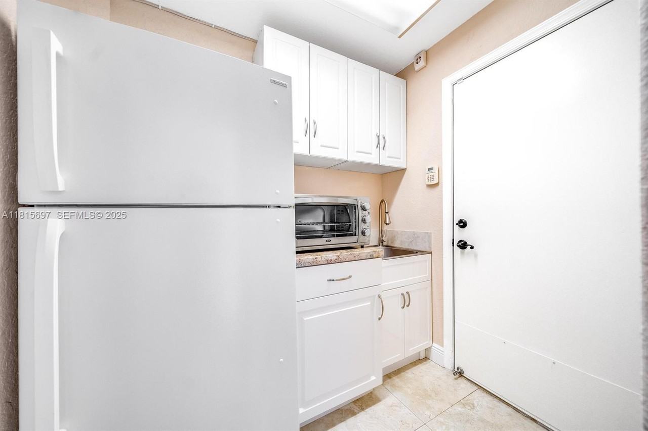 6343 Northwest 36th Avenue - Photo 3 of 38