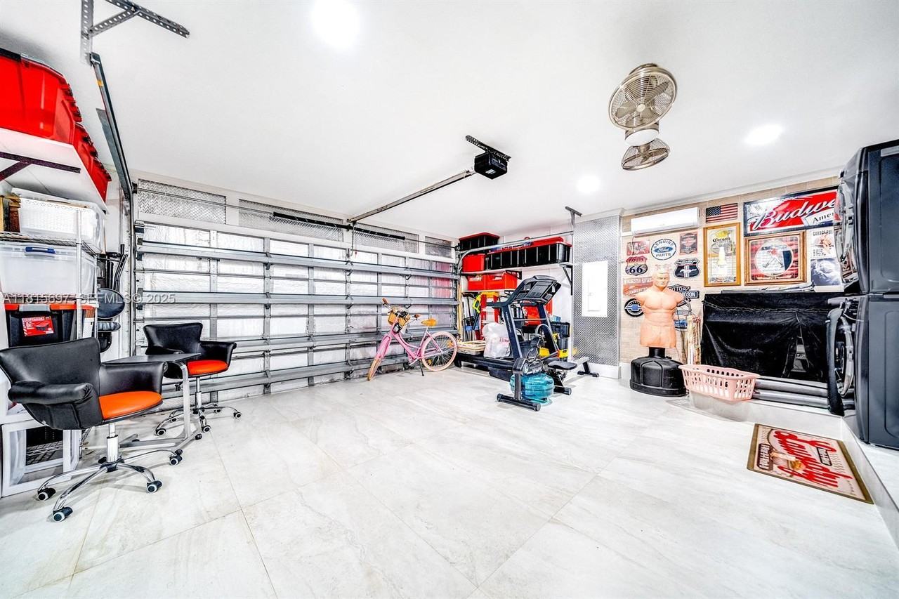 6343 Northwest 36th Avenue - Photo 4 of 38