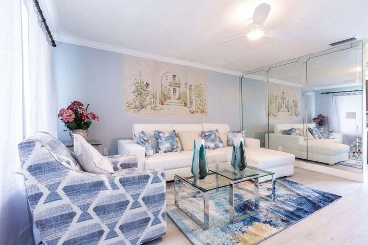 343 Balsam Street - Photo 7 of 9